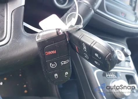 2015 Chrysler 200 Limited из США, поврежденный, VIN 1C3CCCAB3FN608357